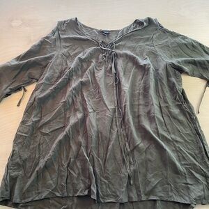 Torrid Blouse size 3 (DR)